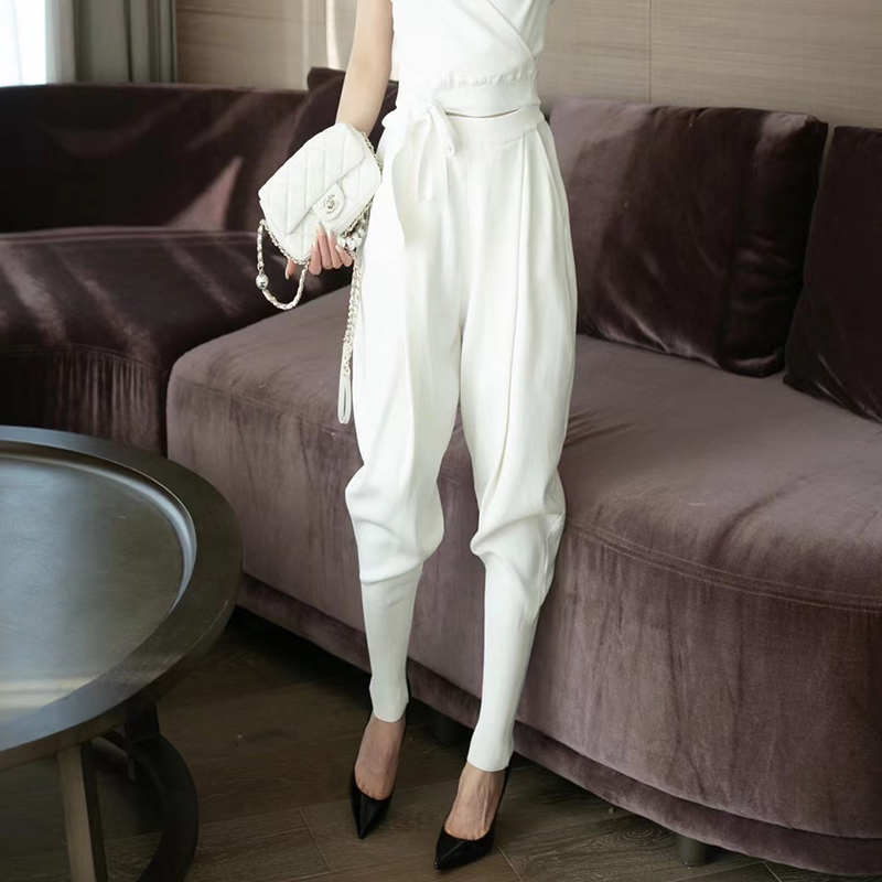 Harem Pants for Women, New Spring and Autumn Style, White Ice Silk Carrot Pants, Fashionable Slimming Jogger Pants, Loose Fit Tapered Dad Pants Harem Pants for Women, New Spring and Autumn Style, White Ice Silk Carrot Pants, Fashionable Slimming Jogger Pants, Loose Fit Tapered Dad Pants