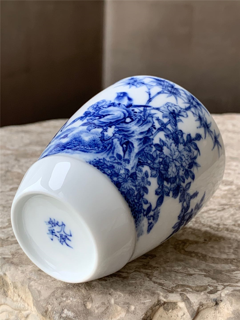 Those jingdezhen nine calcinations hand - made of blue and white porcelain painting of flowers and edify kudan hand cup tea cups