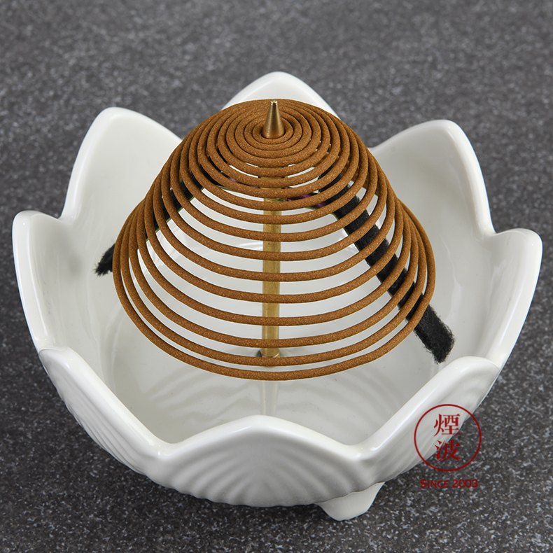 Those Japanese doves in the hall, a lotus vortex coil incense incense coil refined with ceramic incense buner there are sweet