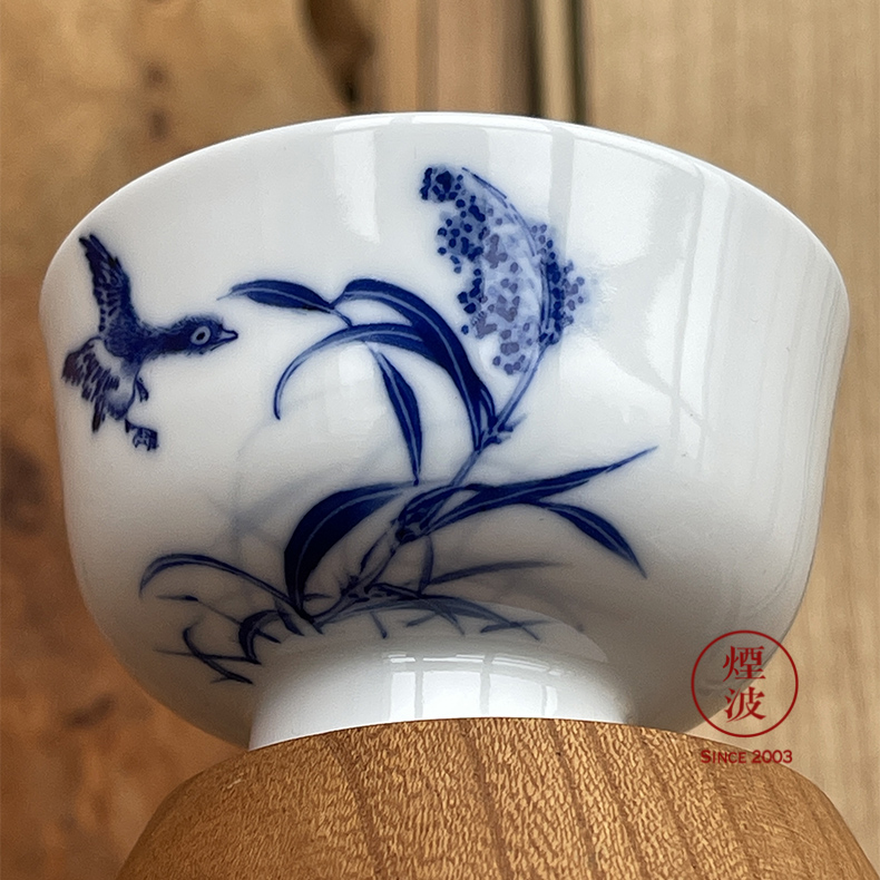 Infiltrator (#) blue and white porcelain of jingdezhen nine calcinations hand - made of blue and white porcelain LuYan pressure hand a cup of tea cups