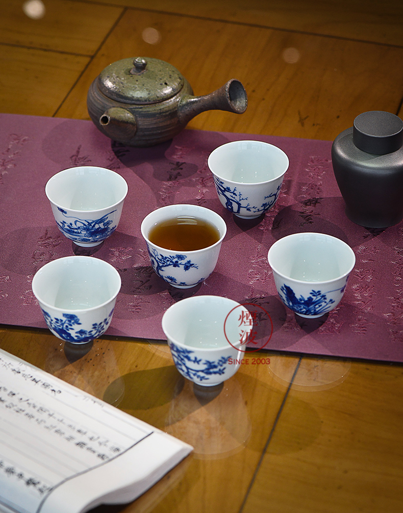 Jingdezhen nine calcinations syncretism. God nine suits for hand - made of blue and white porcelain tea cups