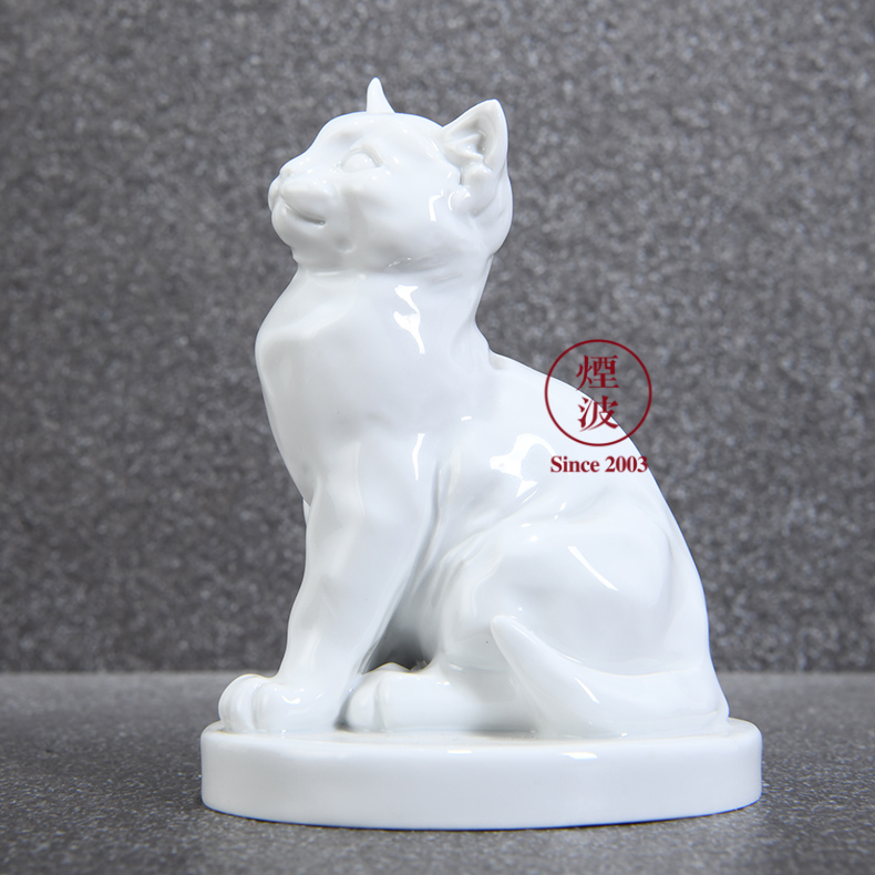 German animal MEISSEN porcelain porcelain mason plastic handicraft furnishing articles that occupy the home act the role ofing is tasted the cat