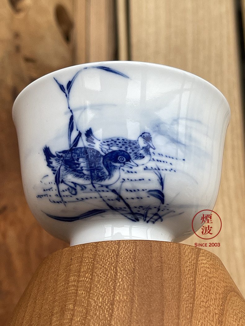 Infiltrator (#) blue and white porcelain of jingdezhen nine calcinations hand - made of blue and white porcelain LuYan pressure hand a cup of tea cups