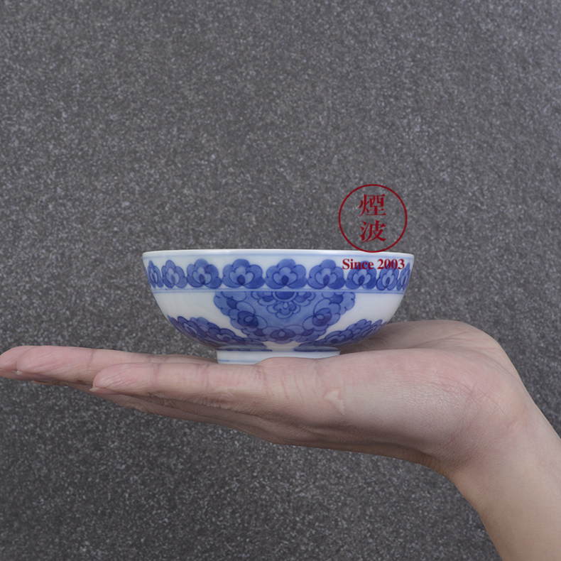 Jingdezhen spring auspicious jade JingDe spring breeze auspicious jade hand - made treasure phase of blue and white porcelain flowers flat bowl sample tea cup