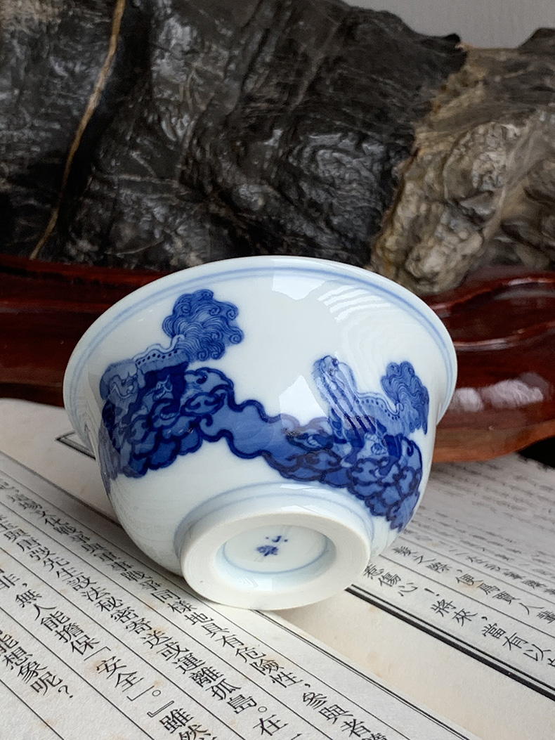 Jingdezhen made lesser double lion for lesser RuanDingRong cup sample tea cup masters cup drawing