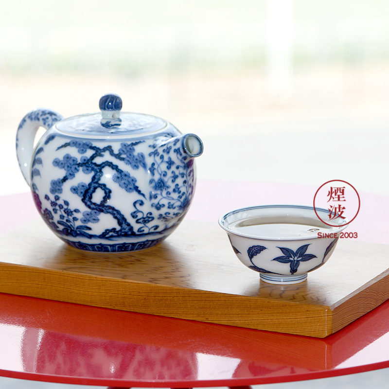 Jingdezhen spring auspicious jade Zou Jun up and imitation Ming blue and white tie up eight new system branch lilies painting sketch cup expressions using