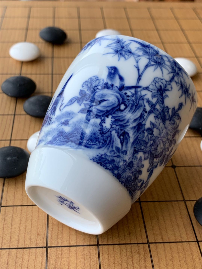 Those jingdezhen nine calcinations hand - made of blue and white porcelain painting of flowers and edify kudan hand cup tea cups