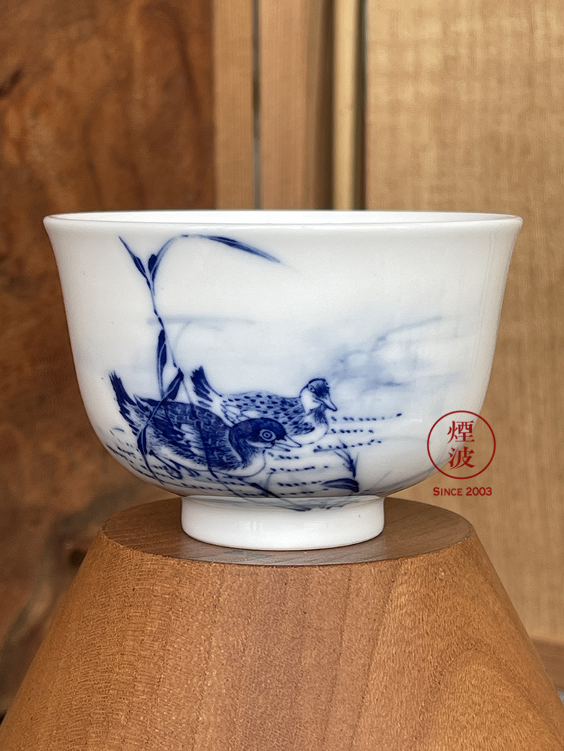 Jingdezhen blue and white reed says calcinations hand - made porcelain wonderful hand paddle duck sample tea cup tea cups