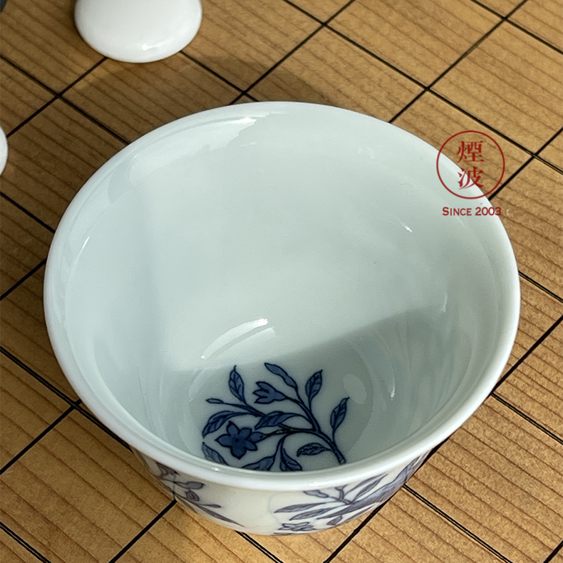 Jingdezhen spring auspicious jade Zou Jun up system with imitation in blue and white cow flowers and birds painting of the bell cup
