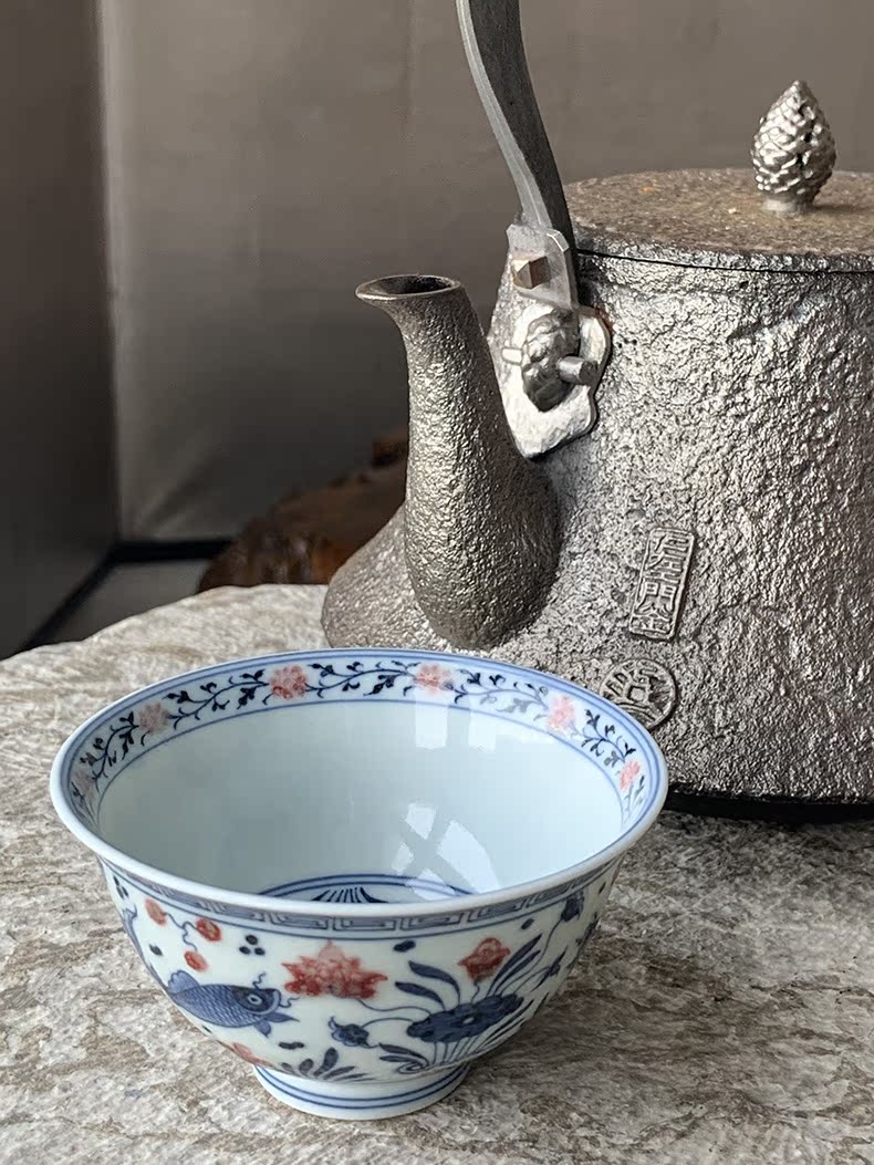 Jingdezhen spring auspicious jade Zou Jun up system with hand - made porcelain youligong fish grain sample tea cup tea cups