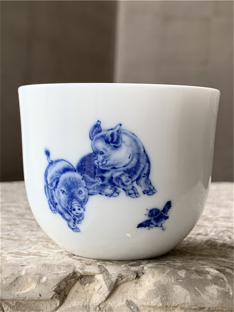 The smoke jingdezhen nine calcinations hand - made infiltrator (#) of The qianlong nine chicken cylinder of blue and white porcelain cup tea cups