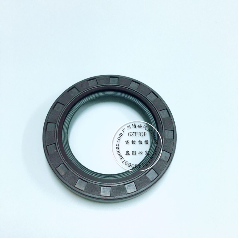 Buick New Junjin Xinlu Zheng Royal Royal 2 8 3 0 tracks of the oil seal after the oil seal