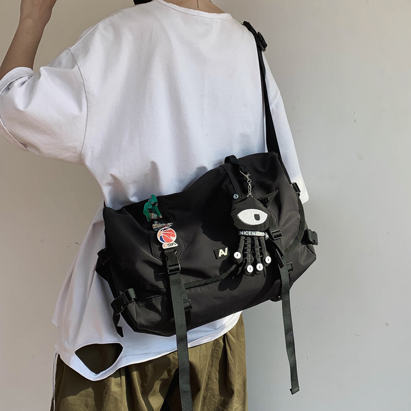 Tooling Bag Skew Satchel Satchel Cool satchel Men's personality Street Dark Black Student Postman Shoulder Bag Woman