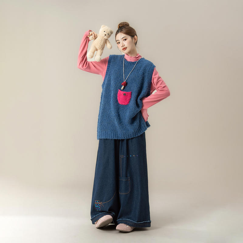 Dark Blue Round Neck Knitted Sweater Vest for Women, New Spring and Autumn Style with Pocket Splicing Design, Sleeveless Loose Sweater
