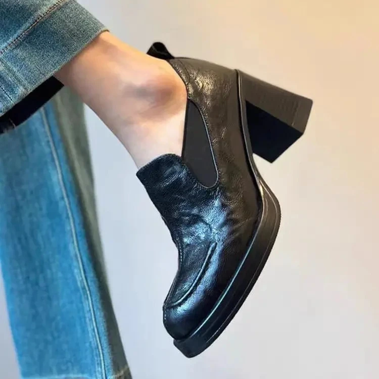 2026 New Style French Black High-Heeled Loafers for Women, Chunky Heel, Height-Enhancing, British Style, Genuine Leather Slip-On Platform Shoes