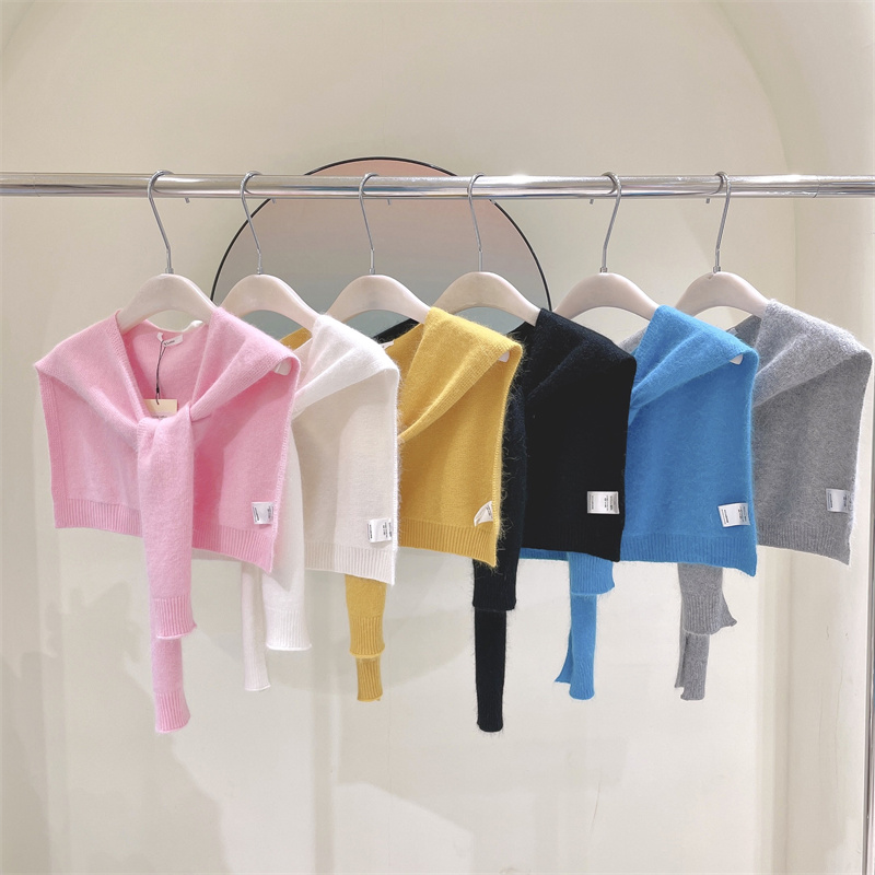 Yang Lotus Guangzhou Thirteen Lines 2021 early autumn new style warm, soft and velvet feeling all-match solid color small shawl women