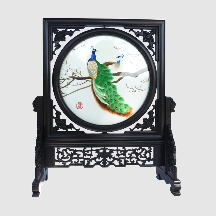 Sharp Xiang Embroidered handmade Xiangxiao Embroidered Pendulum with double-sided embroidered open rich and expensive Hunan scenic spots to send customers elders old foreign gifts