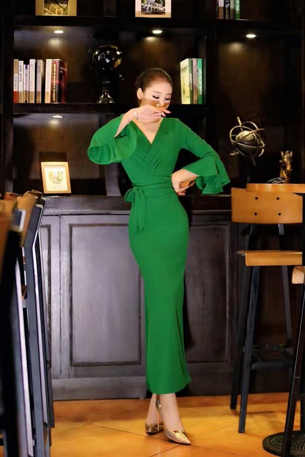 2017 mùa thu và mùa đông thời trang mới ladies dài váy V-Cổ lá sen tay áo slim eo slimming khí dây đeo ăn mặc váy đầm thu đông