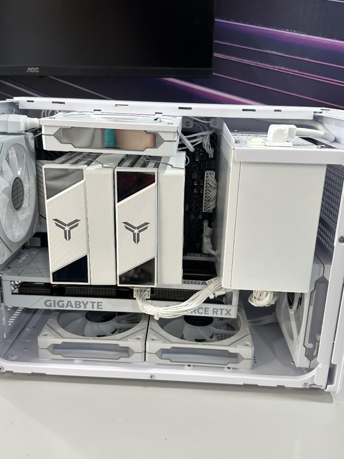 Ryzen 5600X/9700X/9600X Pure White Mini Portable Itx Small Computer 5060Ti Gaming Computer