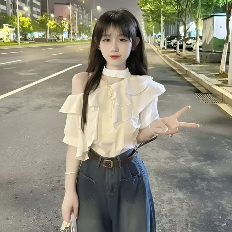 Korean-Style Gentle Style Off-Shoulder Halter Neck Shirt for Women, This Year's Trendy Hot Design with Ruffled Short Sleeves