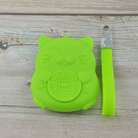 С молнией, зеленый, на удачу