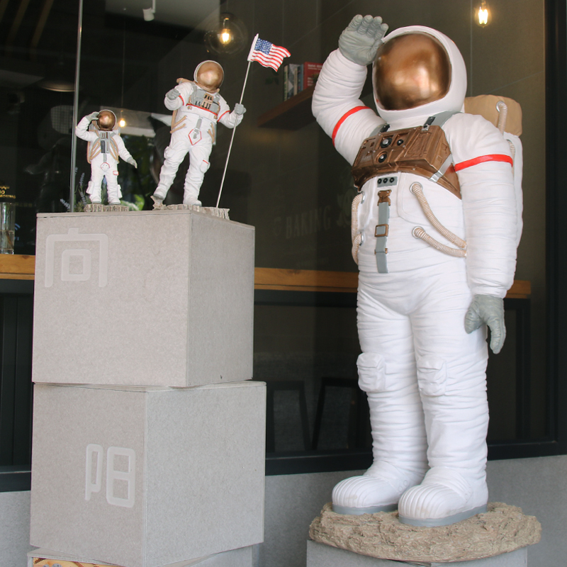 Astronaut Large Rocket Sculpture Ornament School Aerospace Science Activities Spaceman Astronaut Model Display Decoration Astronaut Large Rocket Sculpture Ornament School Aerospace Science Activities Spaceman Astronaut Model Display Decoration
