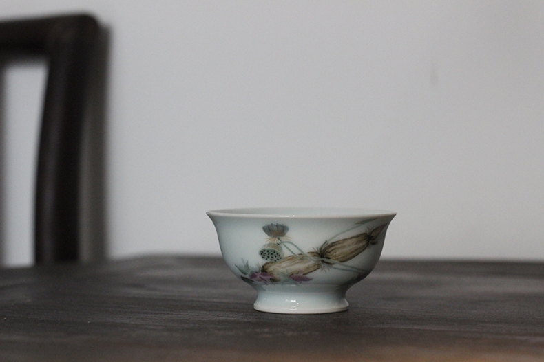 Offered home - cooked new color lotus root in hand - made figure best small bowl cups, jingdezhen ceramic tea set sample tea cup by hand