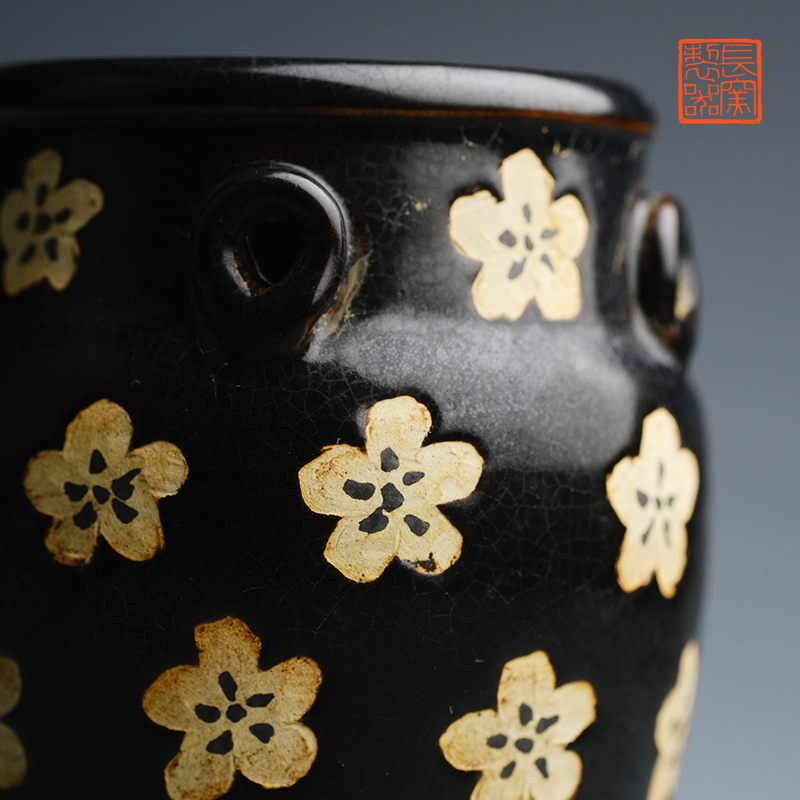 Offered home - cooked jizhou up in black glaze carved flower name plum texture is a small jar of jingdezhen ceramic vase is placed by hand