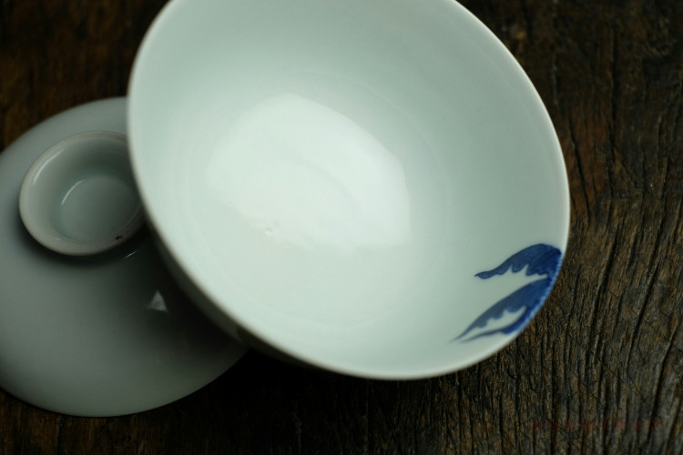 The rule in micro defects offered home - cooked view hand - made tureen jingdezhen blue and white porcelain is hand - made ceramic tea cups