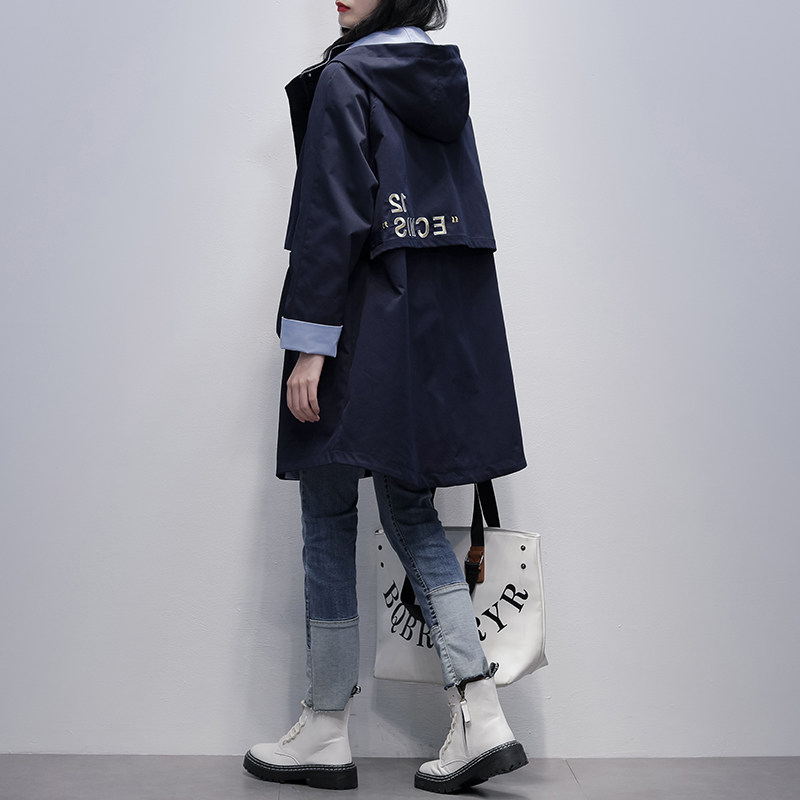 Long version of the Tibetan Cyan Windsuit Woman 2022 Fall new Korean version Lianhood Leisure temperament loose Conspicuous Coat