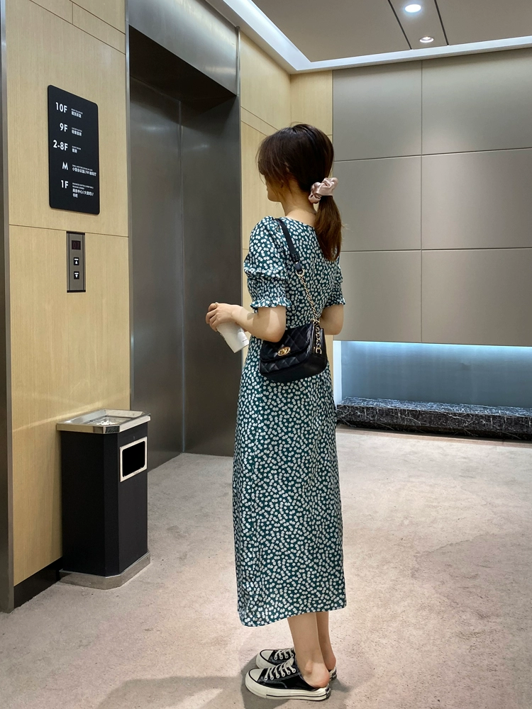 Phụ nữ có kích thước cộng thêm vào mùa hè năm 2021 chị béo mới của Pháp Váy dài giữa mỏng của Pháp với váy cổ tích cổ vuông che bụng - váy đầm