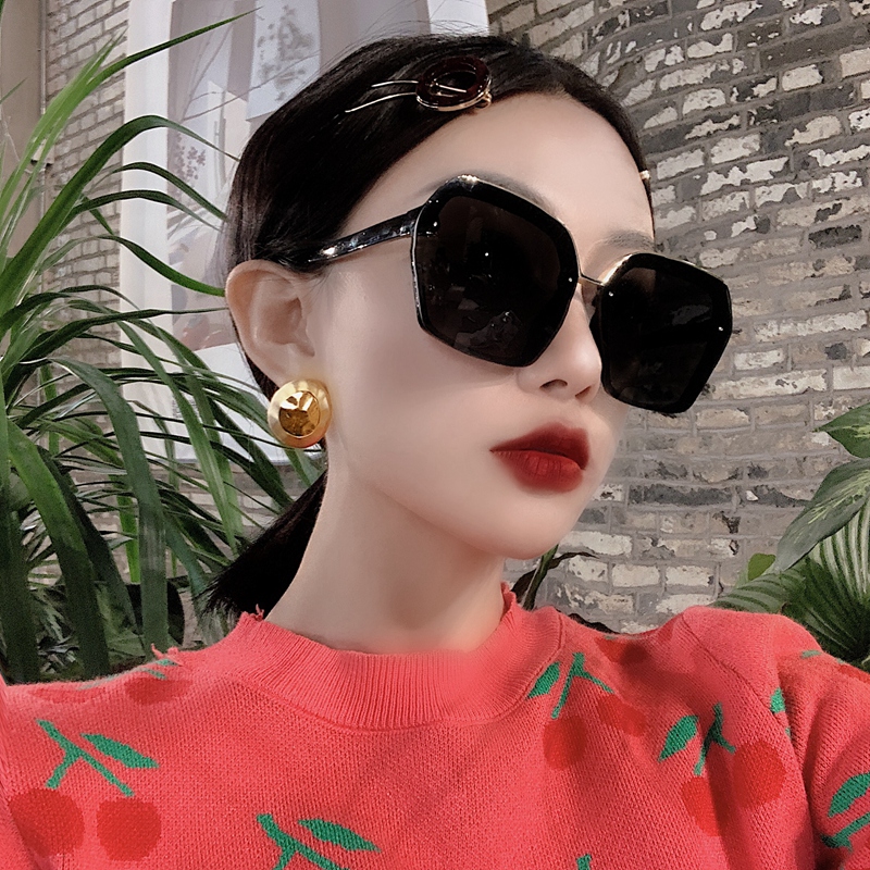 Long face sunglasses new large box round face polarized ink mirror female trendy square Korean version wave black mesh red glasses