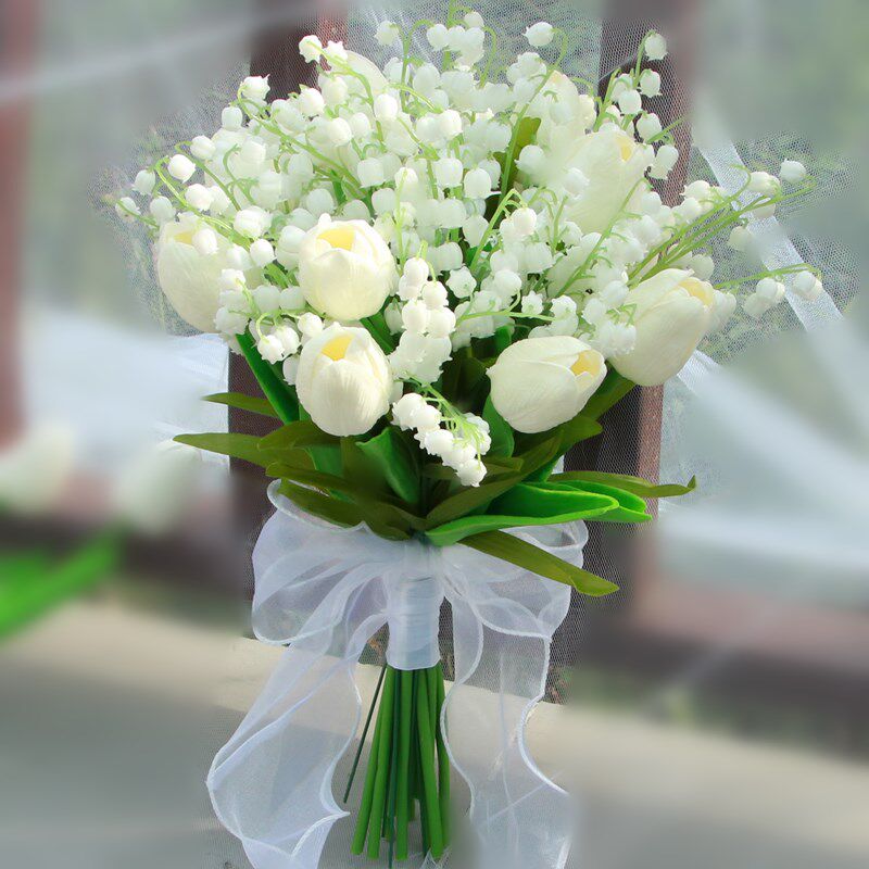 High-end emulated royal engagement Suzuki hands flowers brides to wedding wedding wedding creative tulips