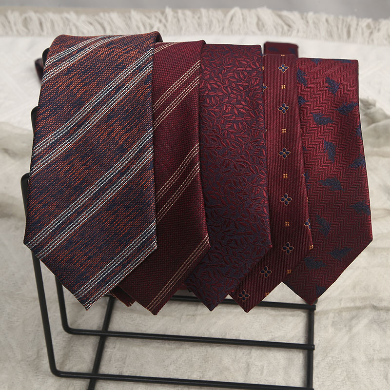 Red Polyester Patterned Hand-Tied Tie, British Hong Kong Style, Retro, Niche, Casual, Handsome Men's Shirt, Versatile for Work