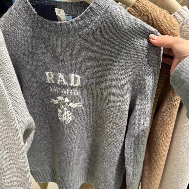 24 Autumn/Winter New Letter Embroidered Logo Cashmere Crew Neck Knit Sweater for Women, Classic Thick Wool Sweater