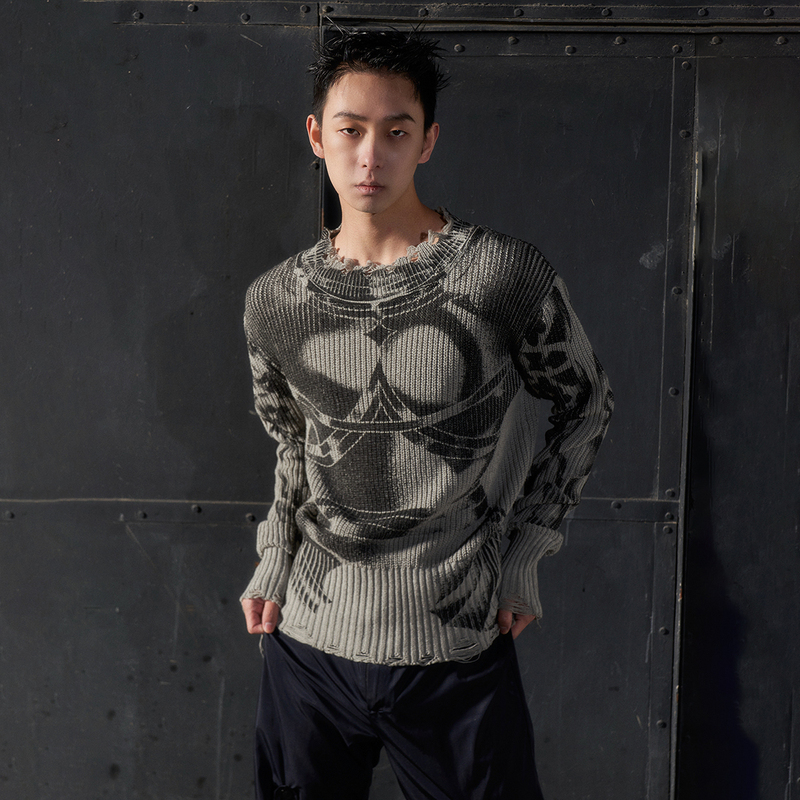 Kadakada Pioneer Original Retro Round Table Warrior Print Armor Distressed Frayed Hem Yellow Xuan Same Style Sweater