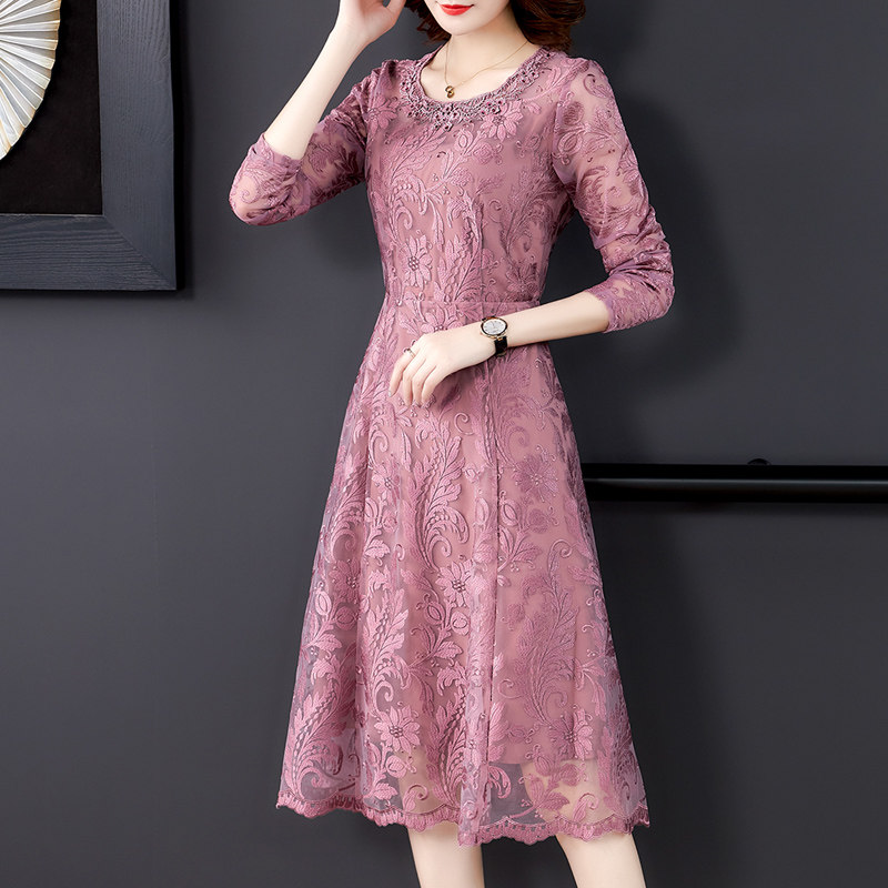 The new embroidered mom's meat - shade dress in spring 2023 - dress long sleeve embroidery fake two skirts