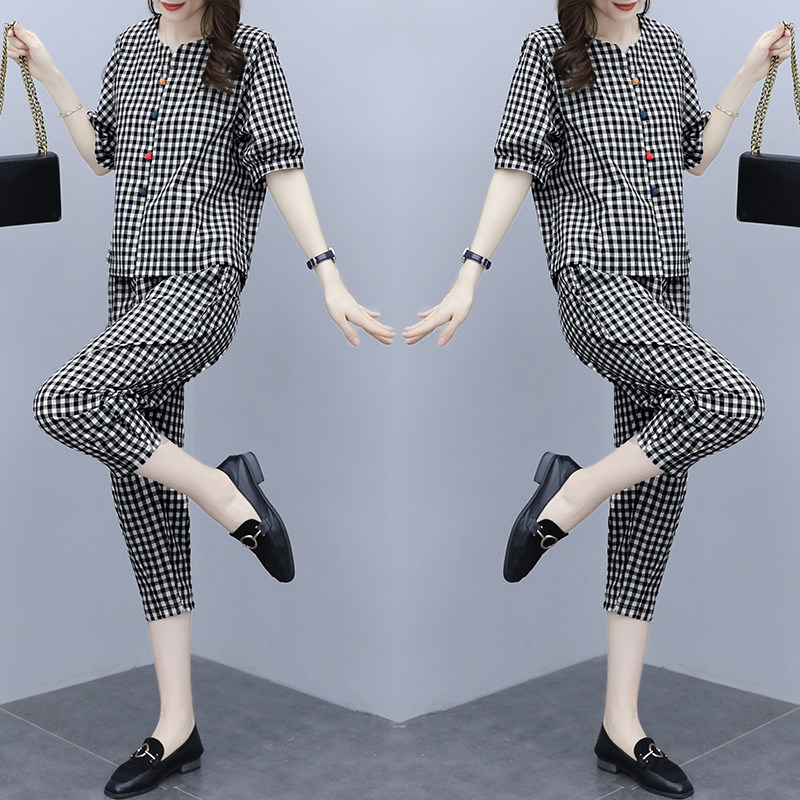 2023 summer new plus size women's cotton and linen suit short sleeve plaid top casual cropped pants two-piece suit 