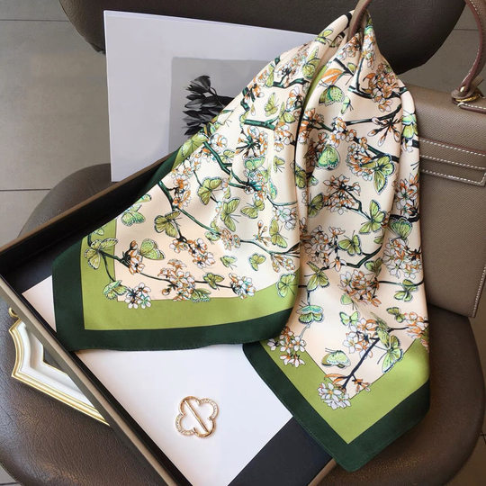 2025 Spring and Autumn New Style 70cm Small Square Scarf for Women with Butterfly Print, Imitation Silk Scarf, Fashionable Professional Shirt Collar Scarf Trend