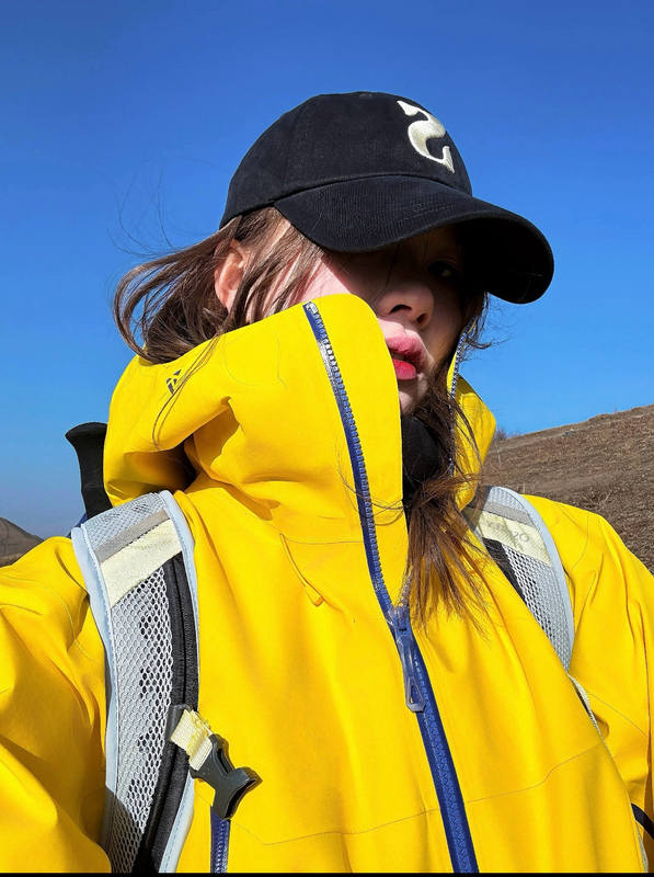 Kaijia Stone's Affordable Alternative to Mont-X Outdoor Windproof and Waterproof Jacket for Men and Women, Suitable for Hiking, Mountaineering, and Skiing
