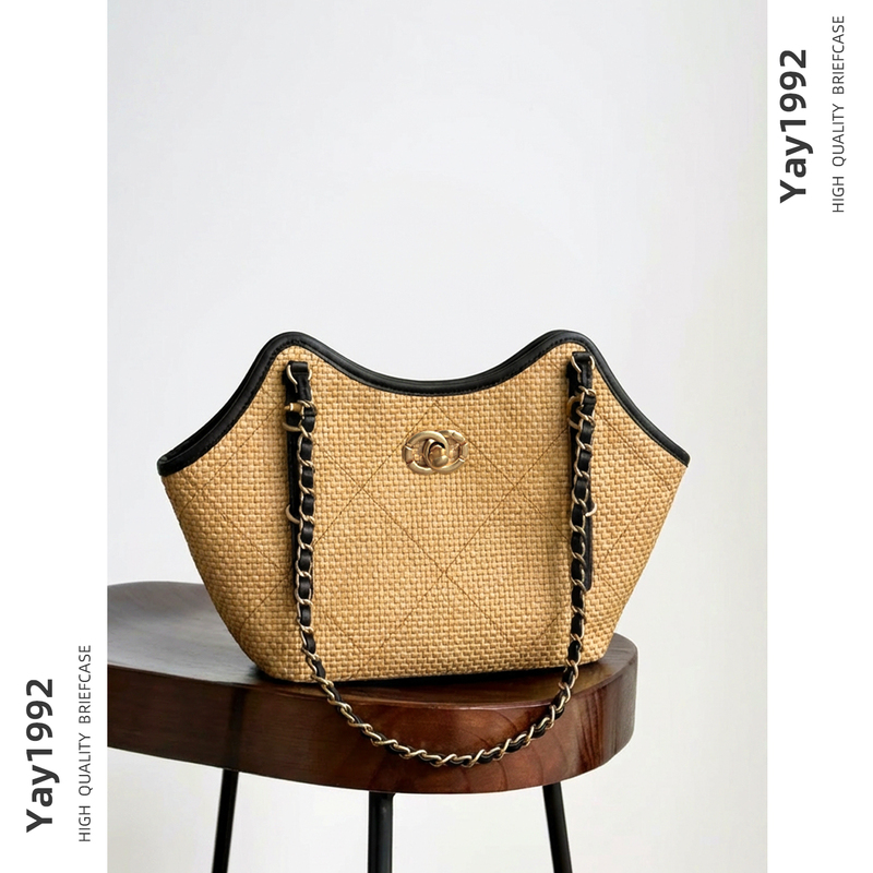 2026 New Summer Vacation Style High-End Straw Bag Raffia Tote Bag Small Chanel-Style Shoulder Chain Bag