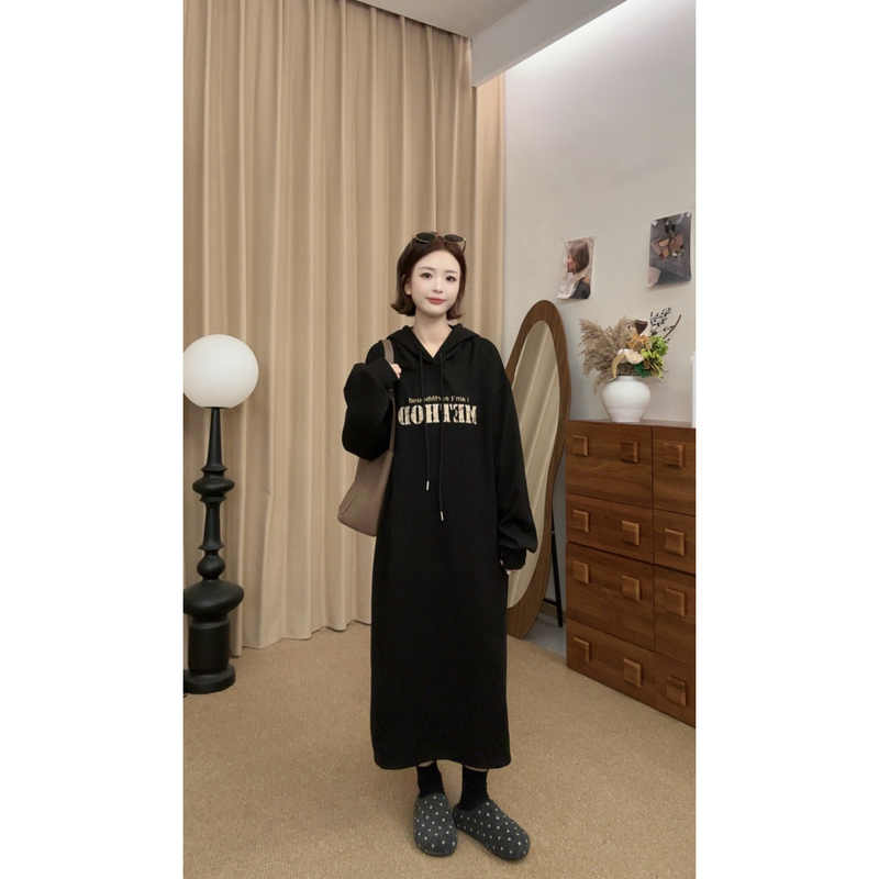 [Zhang Xiaojiu] Autumn and Winter Thick Hooded Sweatshirt Dress with Letter Print, Loose Fit, Slimming, Versatile, Long Style Z2463