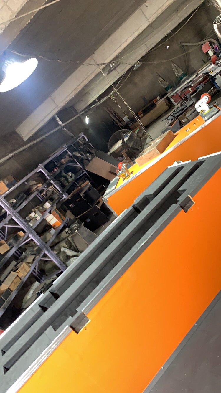 The air box is made of double 15 inch single 15 inch line sound stage performance cabinet microphone equipment aluminum alloy box