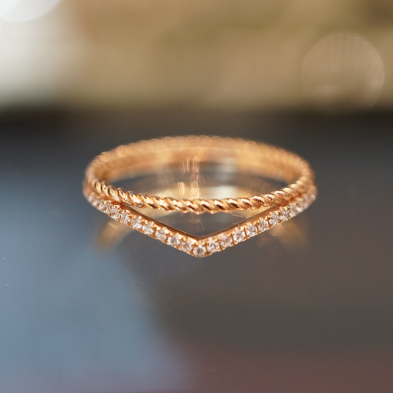 18K rose gold natural diamond ring female double-decker V character jumpiness AU750 colour gold small crowdsourced design fashion