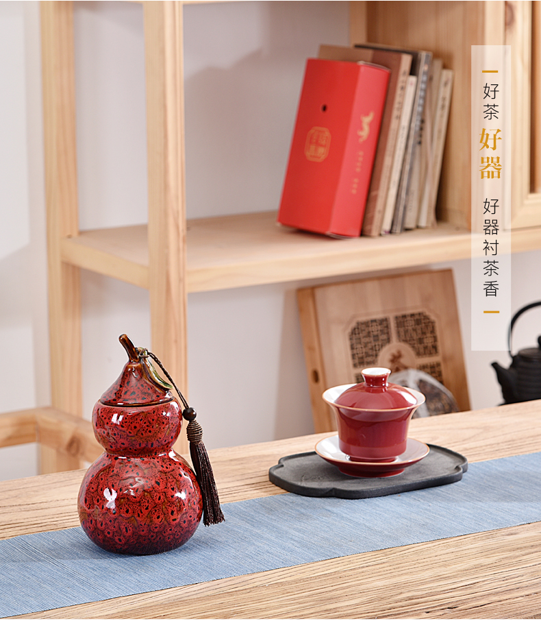 Friend is creative ceramic tea pot seal pot size home red and green tea pu 'er tea caddy fixings, black and white