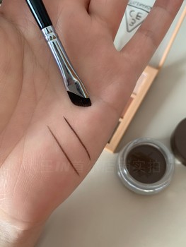 逼着我的朋友一人买了一把 镰刀眼线刷极细 卧蚕化妆刷多功能