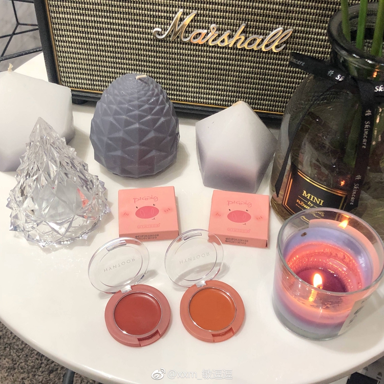 Heo dễ thương HYNTOOR màu đen gián / thỏ đen thỏ lợn kem má hồng lâu không dễ tẩy kem mousse má hồng - Blush / Cochineal phấn má sunnies face