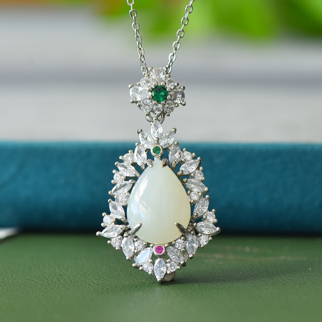 Auction Natural Hetian Jade Dripping Water to Wealth Exquisite and Fashionable Three-piece Set