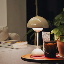 Danish Creative Flower Buds Table Lamp Bedside Wedding Mushrooms Brief a long Ming bedroom wedding house accompanied by a newlywed gift decoration