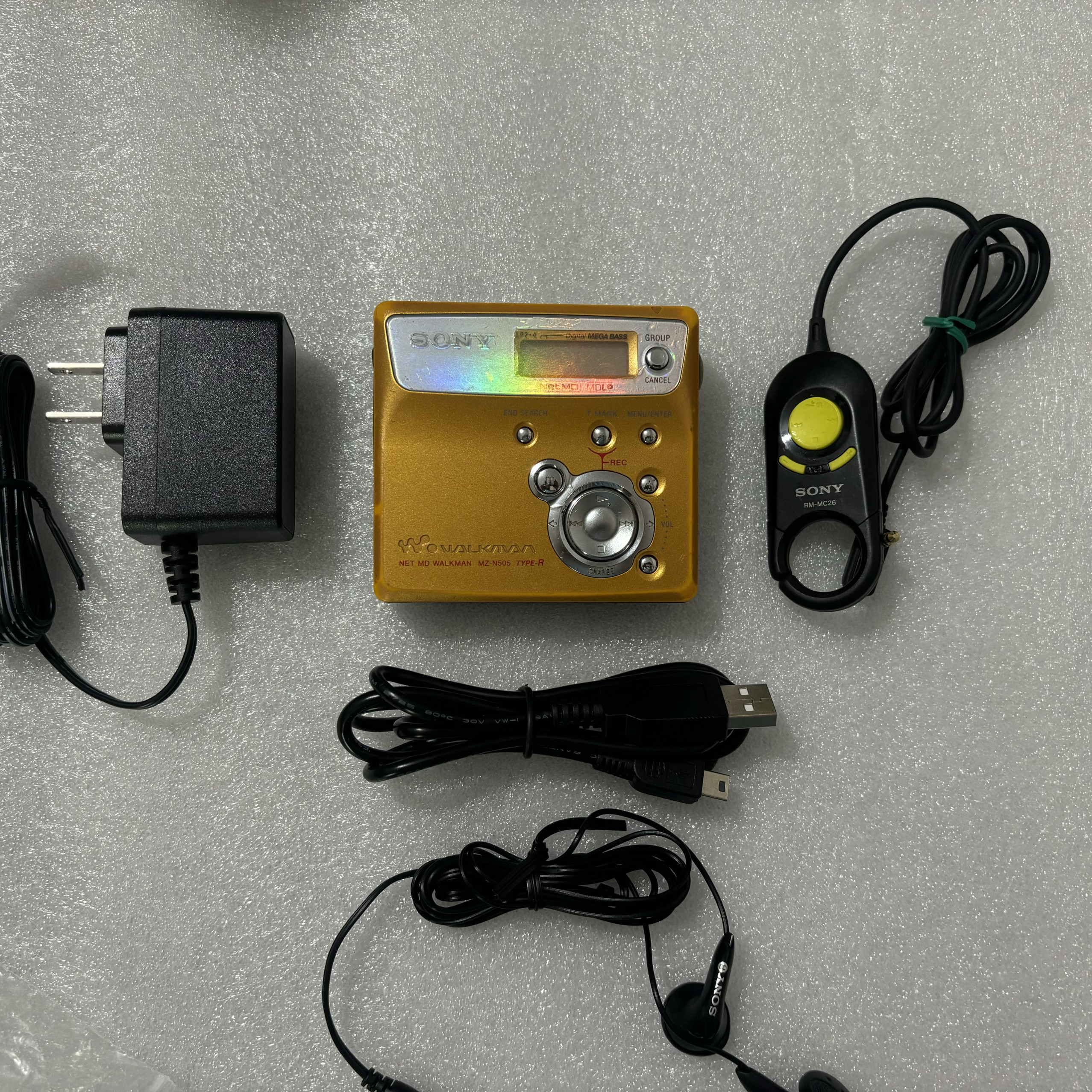 レアカラー・極美品】SONY MD WALKMAN MZ-R50 オレンジ 希少 美品 SONY